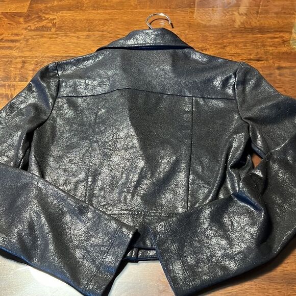 Iz Byer Crop Jacket
Size S - Picture 9 of 12